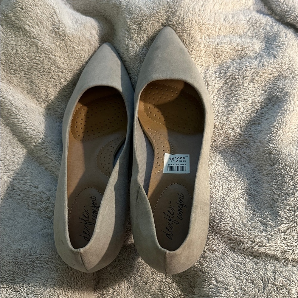 Dexflex Comfort Light Gray Suede Flats